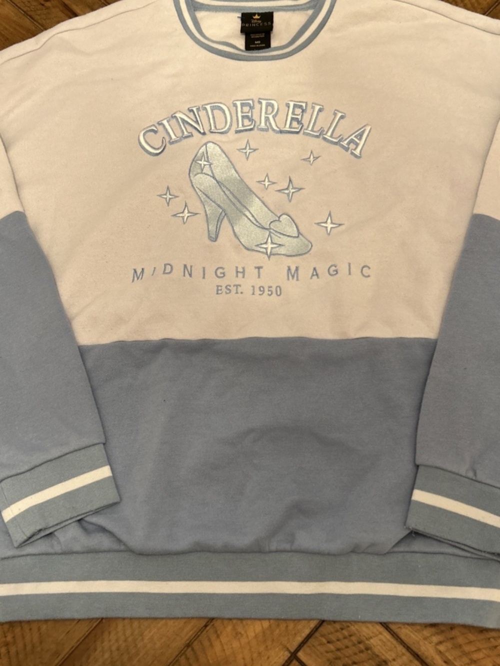 Disney Cinderella Midnight Magic Women's Long Sleeve Crewneck Size Medium